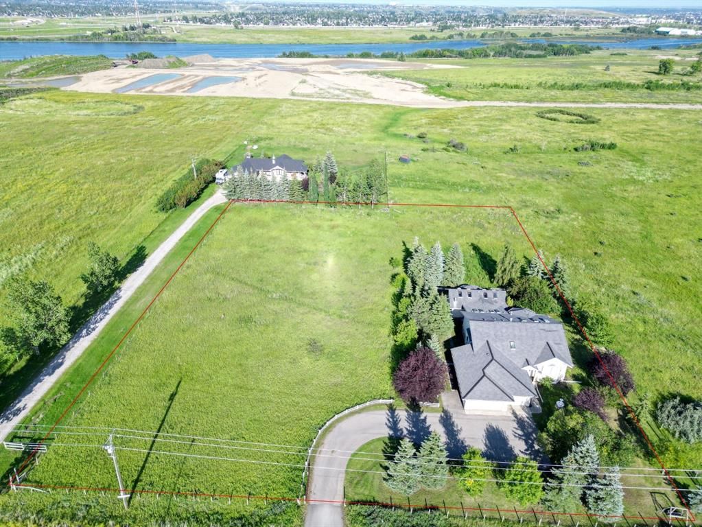 19008 Sheriff King Street SW, Calgary — main listing photo
