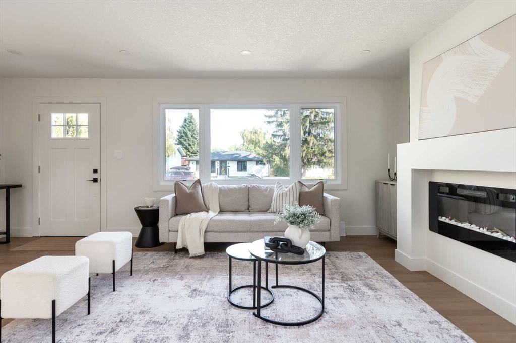 15 Hoover Place SW, Calgary — main listing photo