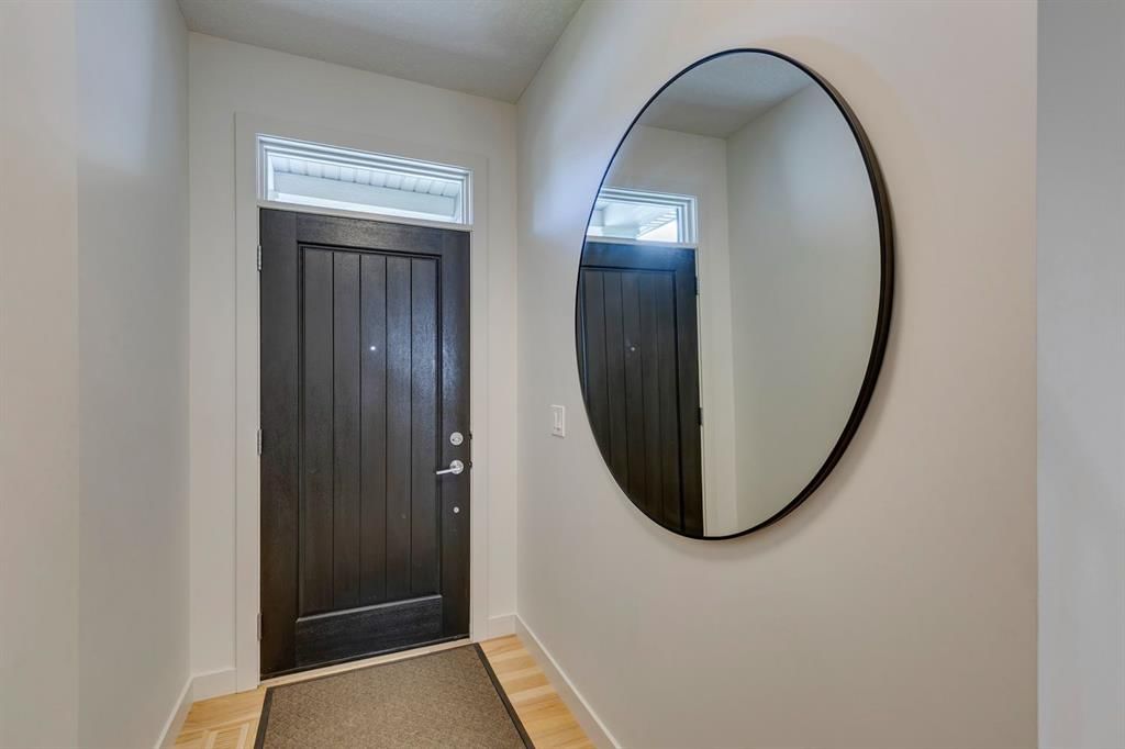 69 Shawnee Green SW, Calgary — photo 3 of 50