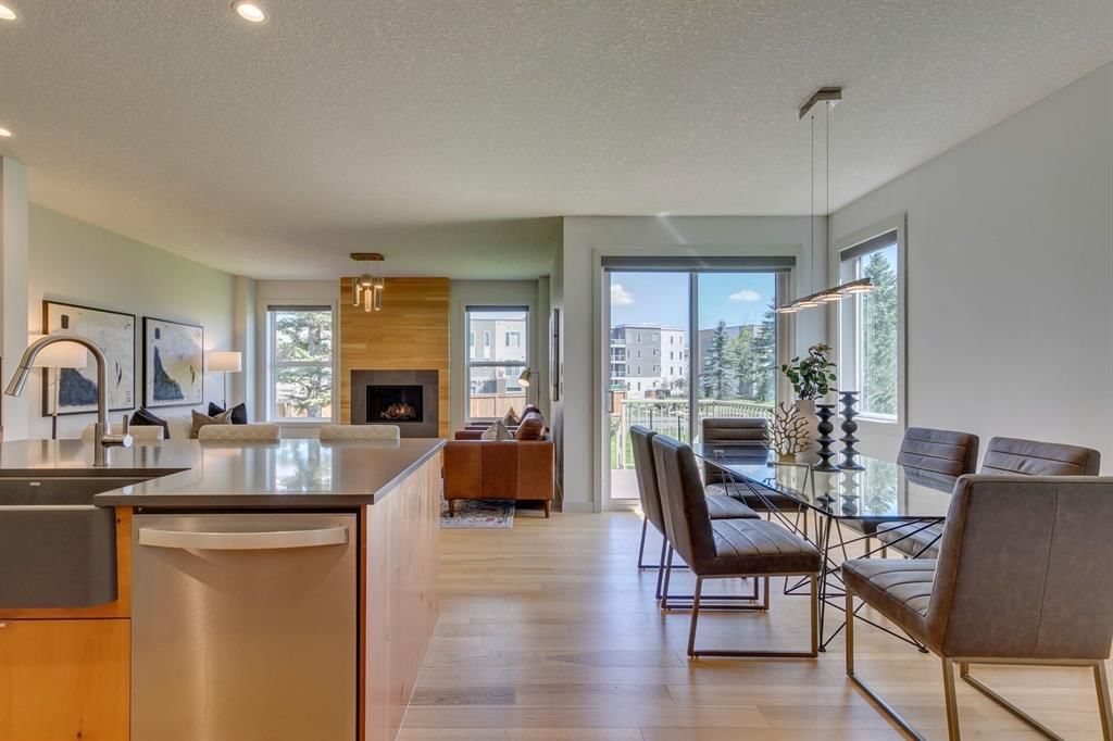 69 Shawnee Green SW, Calgary — photo 5 of 50
