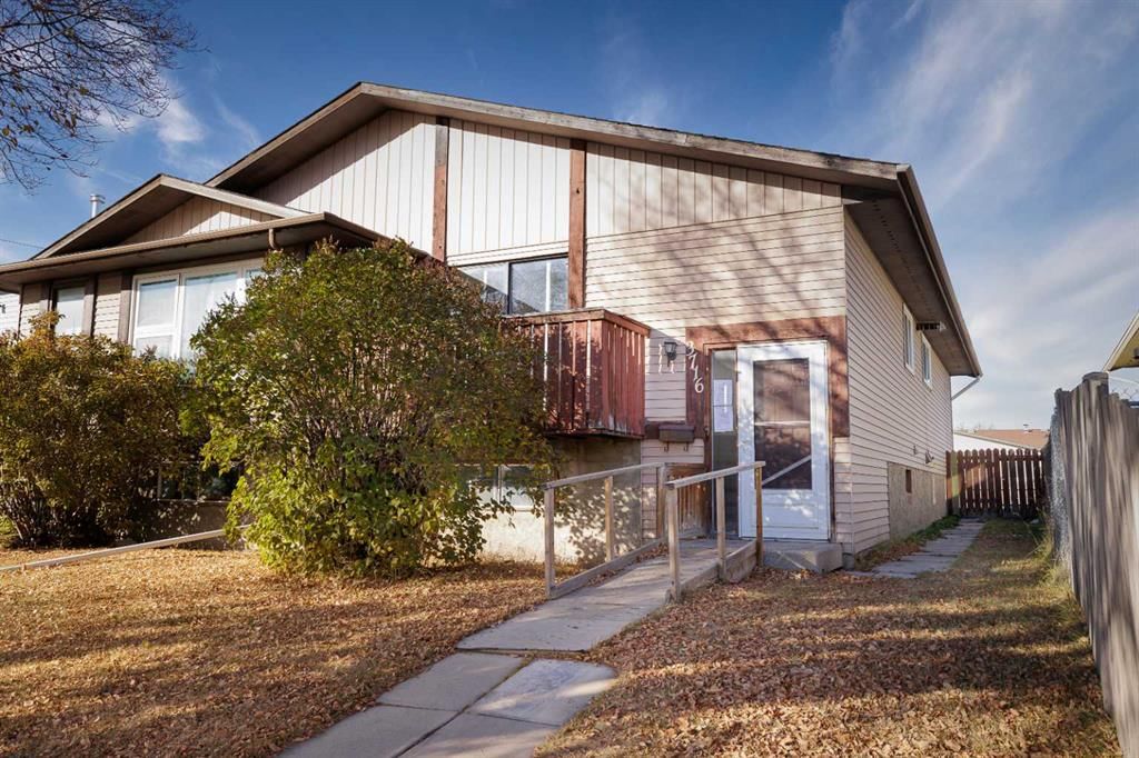 3716 44 Avenue NE, Calgary — main listing photo