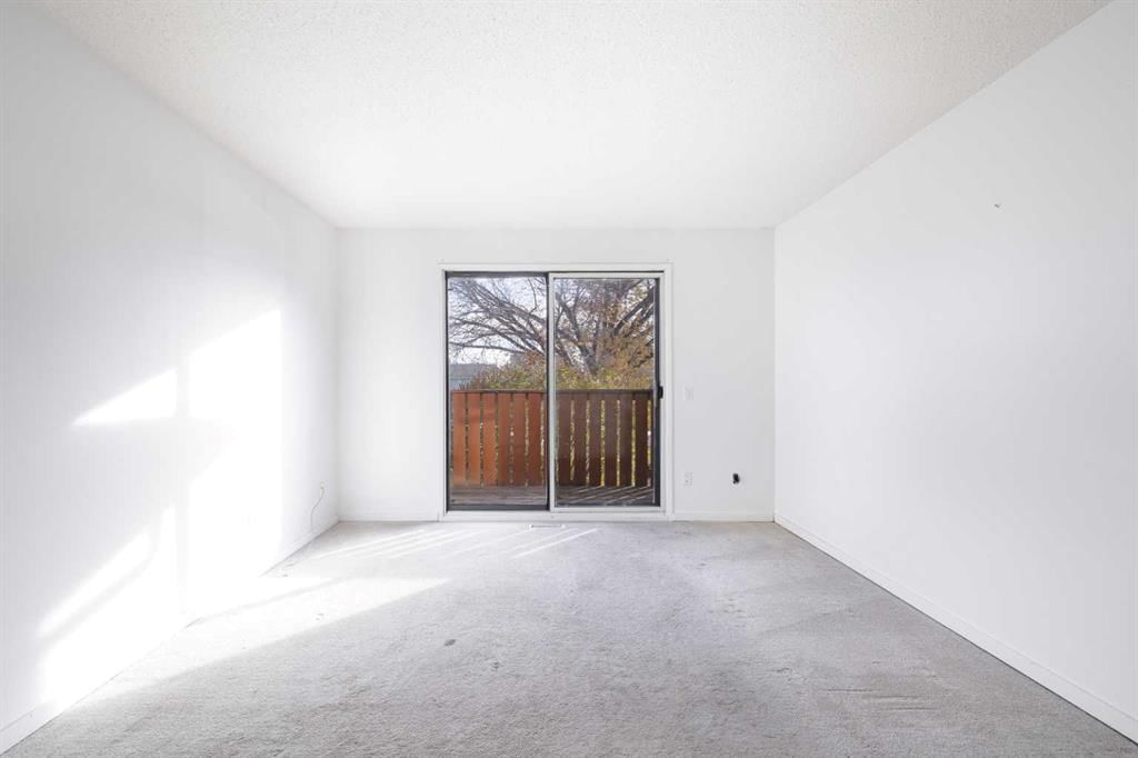 3716 44 Avenue NE, Calgary — photo 5 of 19