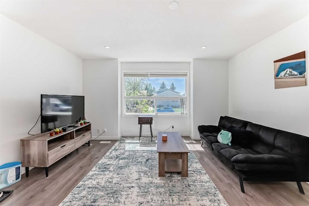 56 Falmead Road NE, Calgary — photo 3 of 29