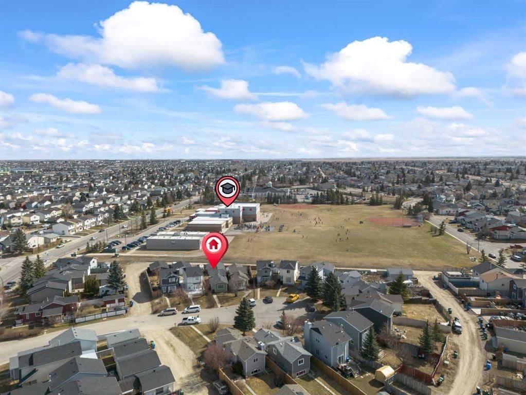 31 Martinridge Place NE, Calgary — photo 2 of 35