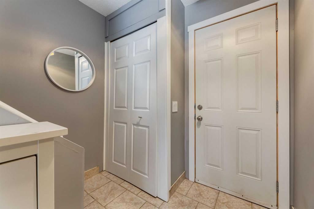 21, 5425 Pensacola Crescent SE, Calgary — photo 2 of 31