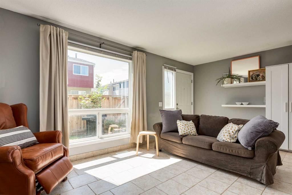 21, 5425 Pensacola Crescent SE, Calgary — photo 4 of 31