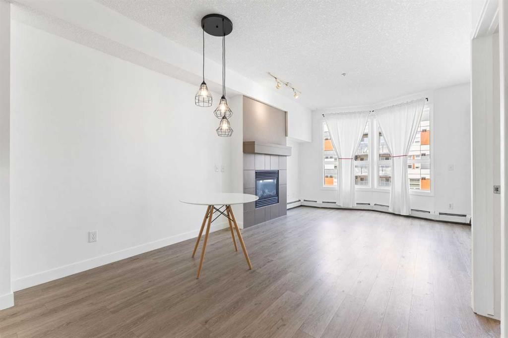 302, 2420 34 Avenue SW, Calgary — photo 2 of 39