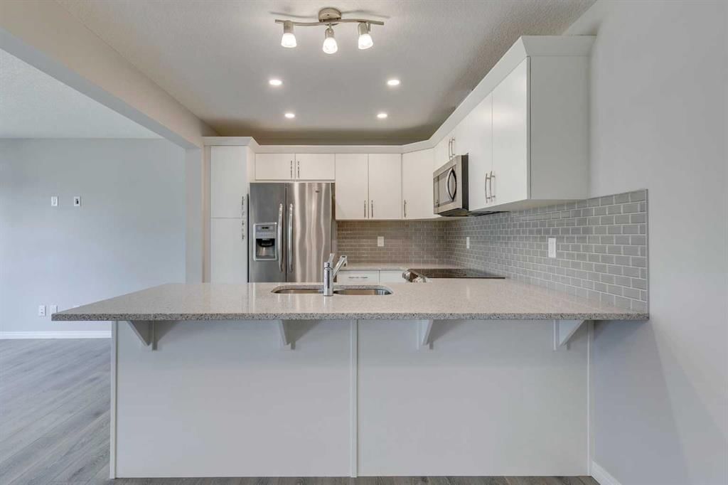1514 Carrington Boulevard NW, Calgary — photo 5 of 44