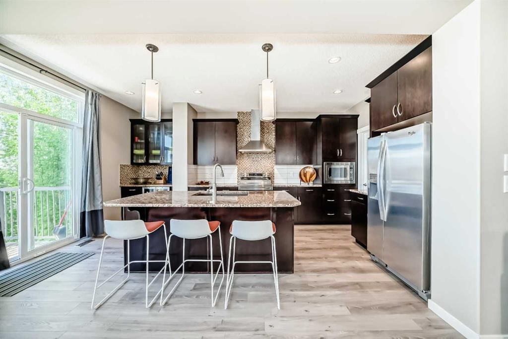 8 Sage Bank Way NW, Calgary — photo 5 of 44