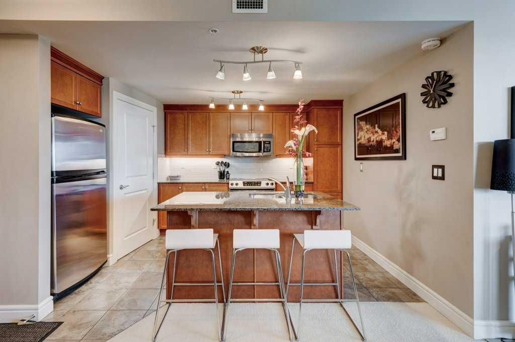 1102, 910 5 Avenue SW, Calgary — photo 4 of 34