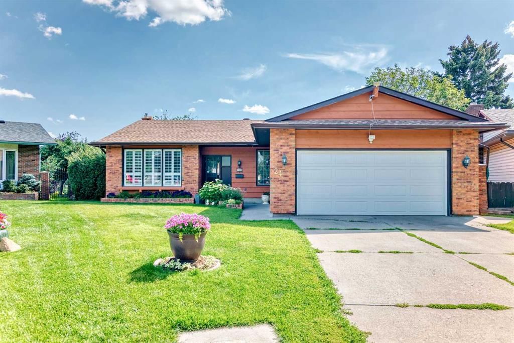 24 Templehill Bay NE, Calgary — photo 2 of 49