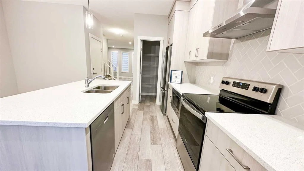 20841 Main Street SE, Calgary — photo 5 of 37