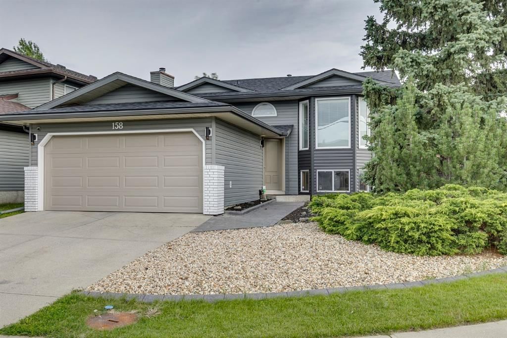 158 Riverglen Close SE, Calgary — main listing photo