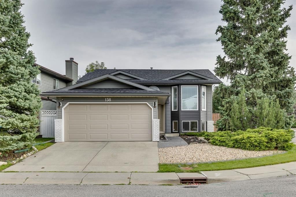 158 Riverglen Close SE, Calgary — photo 2 of 50