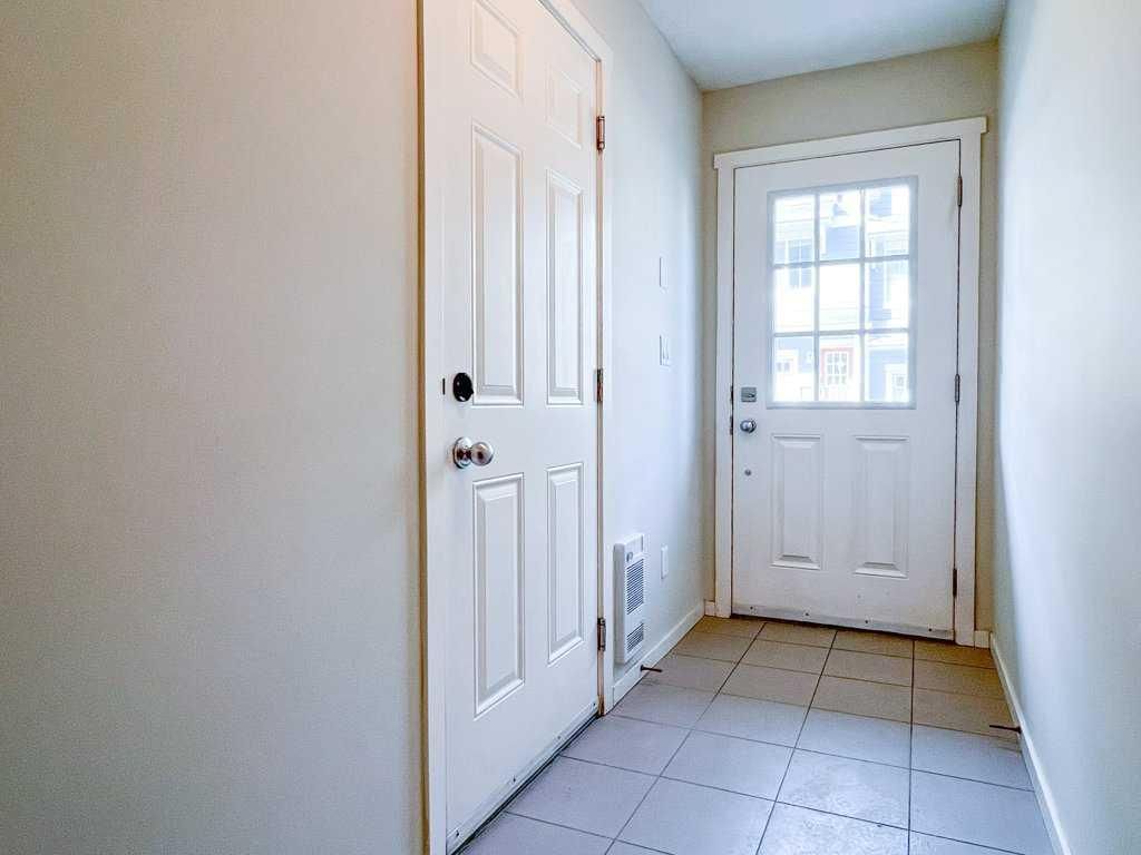 28 Kinlea Common NW, Calgary — photo 2 of 43