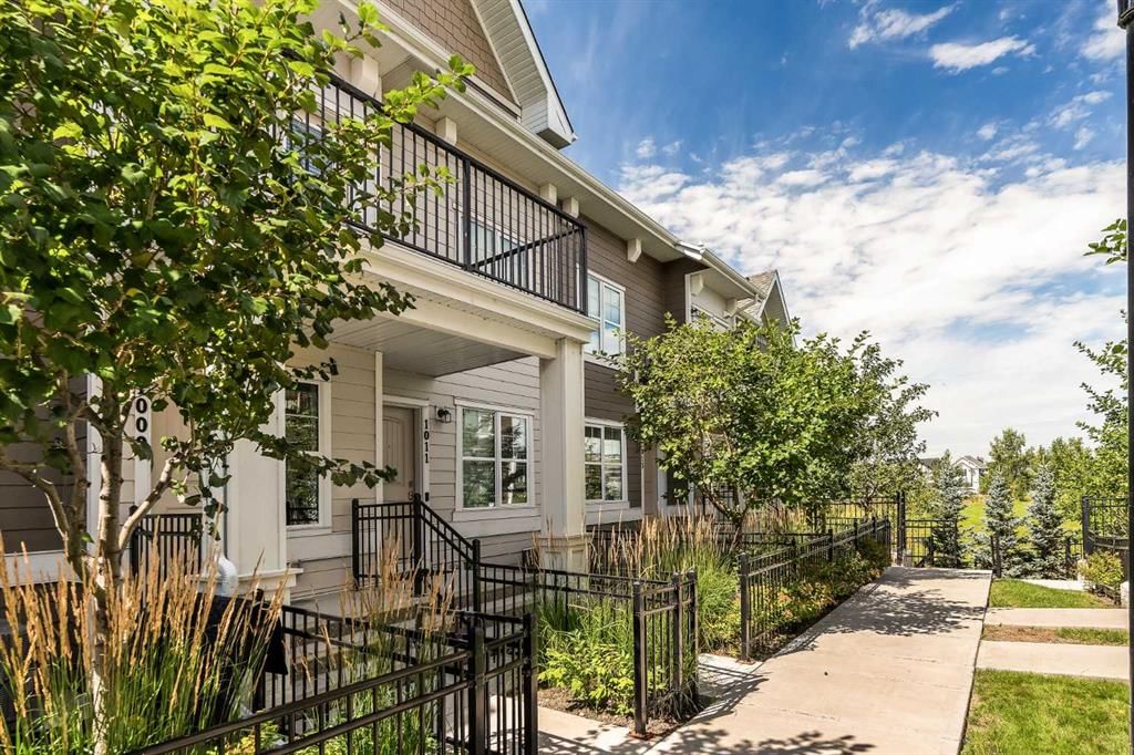 1009 Cranbrook Walk SE, Calgary — photo 2 of 29