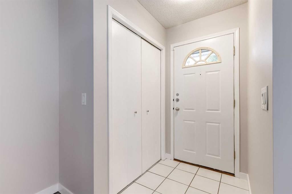 245 Cedarwood Park SW, Calgary — photo 2 of 25