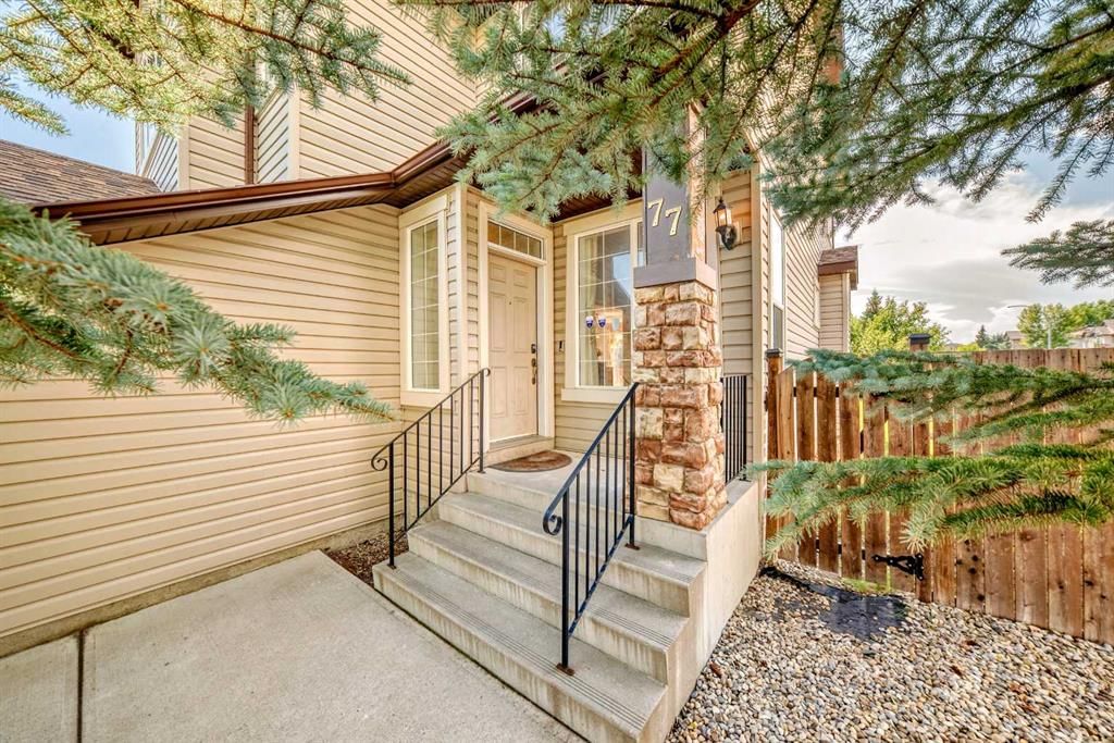 77 Eversyde Close SW, Calgary — photo 3 of 50
