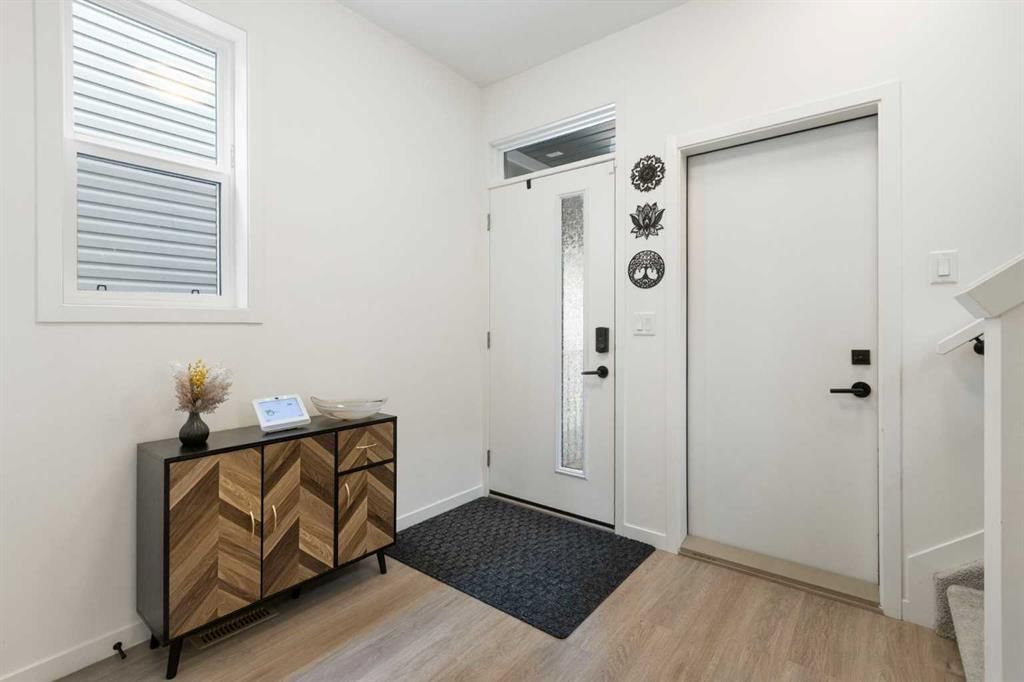 352 Copperhead Way, Calgary — photo 3 of 44