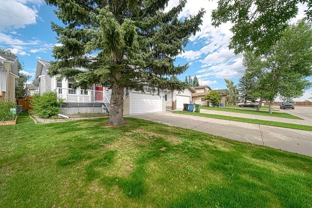 456 Hawkhill Place NW, Calgary — photo 3 of 45