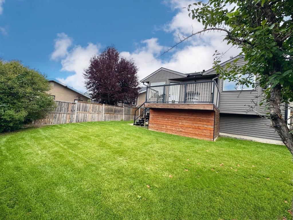 16257 Shawbrooke Drive SW, Calgary — photo 2 of 38