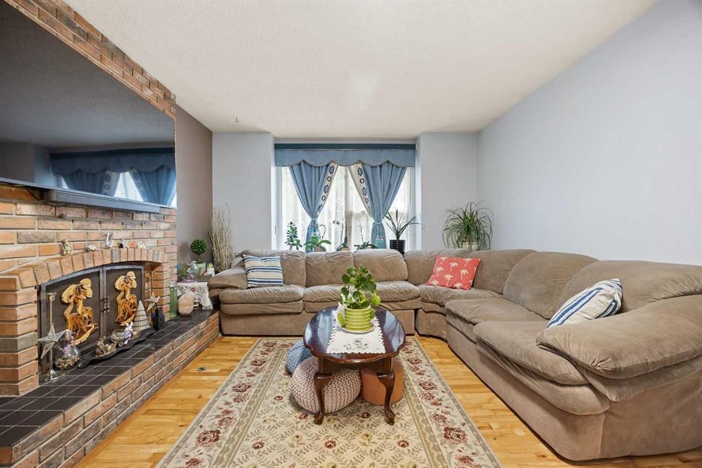 3316 60 Street NE, Calgary — photo 4 of 43