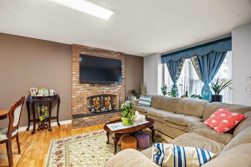 3316 60 Street NE, Calgary — photo 5 of 43