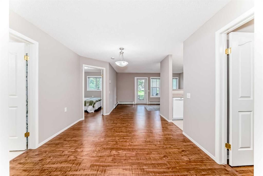 132, 5000 Somervale Court SW, Calgary — photo 3 of 26