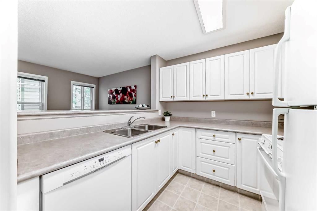 132, 5000 Somervale Court SW, Calgary — photo 5 of 26