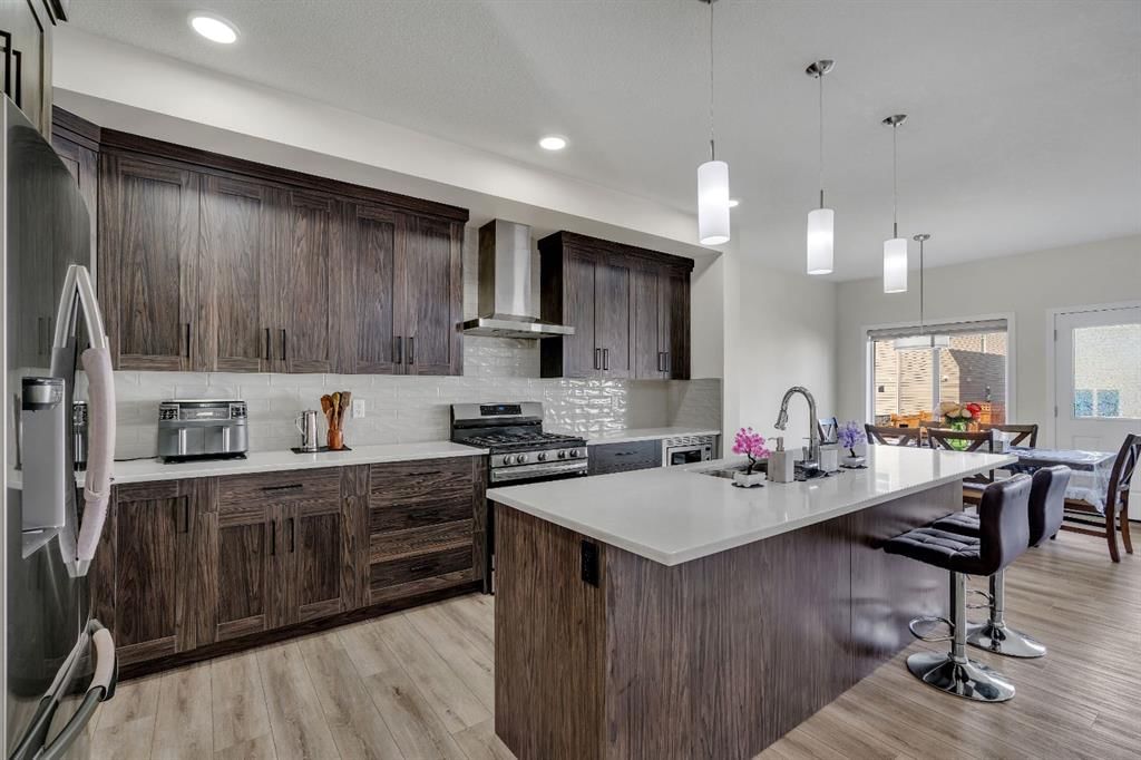 28 Savanna Link NE, Calgary — photo 2 of 44