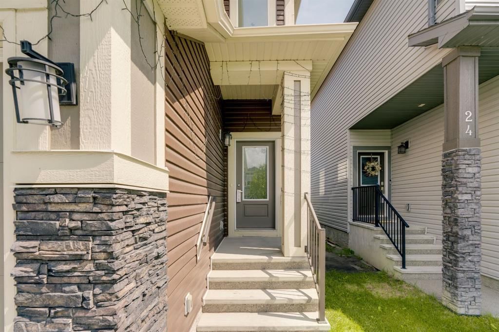 28 Savanna Link NE, Calgary — photo 4 of 44