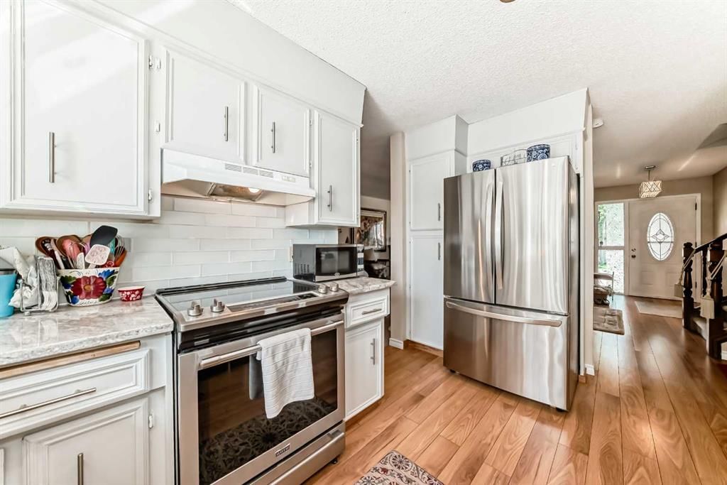 440 Templeton Road NE, Calgary — photo 3 of 47