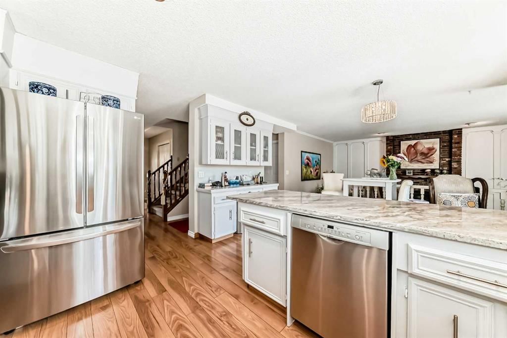 440 Templeton Road NE, Calgary — photo 4 of 47