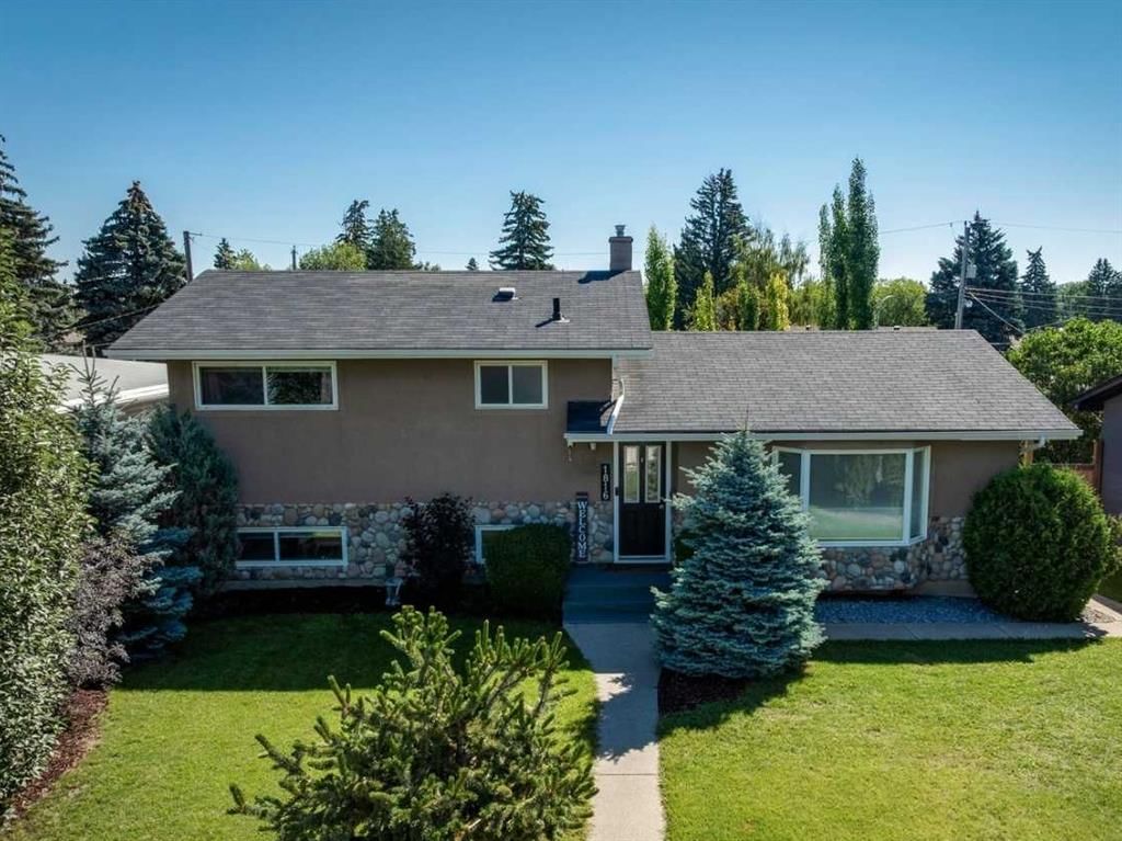1816 Glasgow Drive SW, Calgary — photo 2 of 46