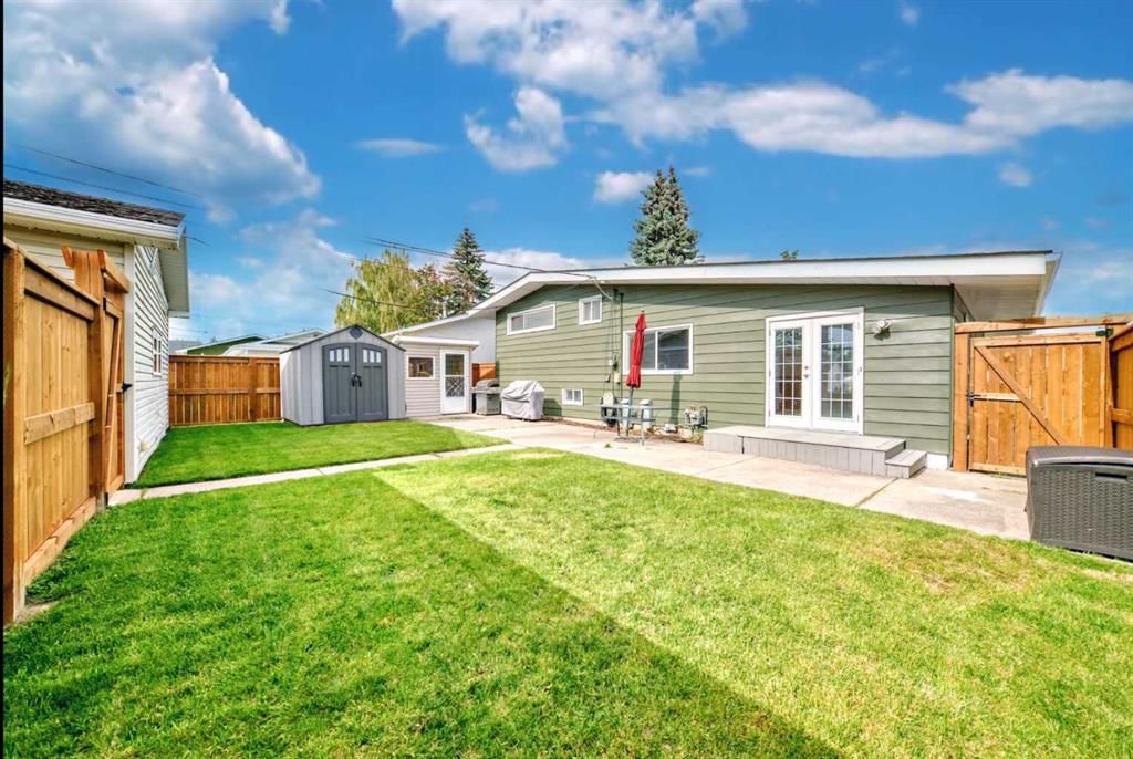 10235 Maple Grove Place SE, Calgary — photo 5 of 50