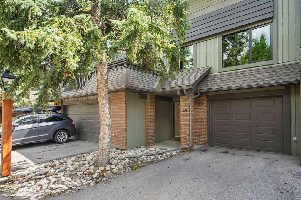 45, 10030 Oakmoor Way SW, Calgary — photo 3 of 50