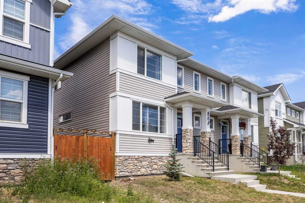 209 Red Sky Way NE, Calgary — photo 4 of 46