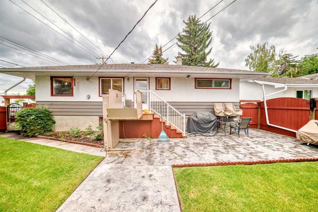 7520 7 Street SW, Calgary — photo 3 of 31