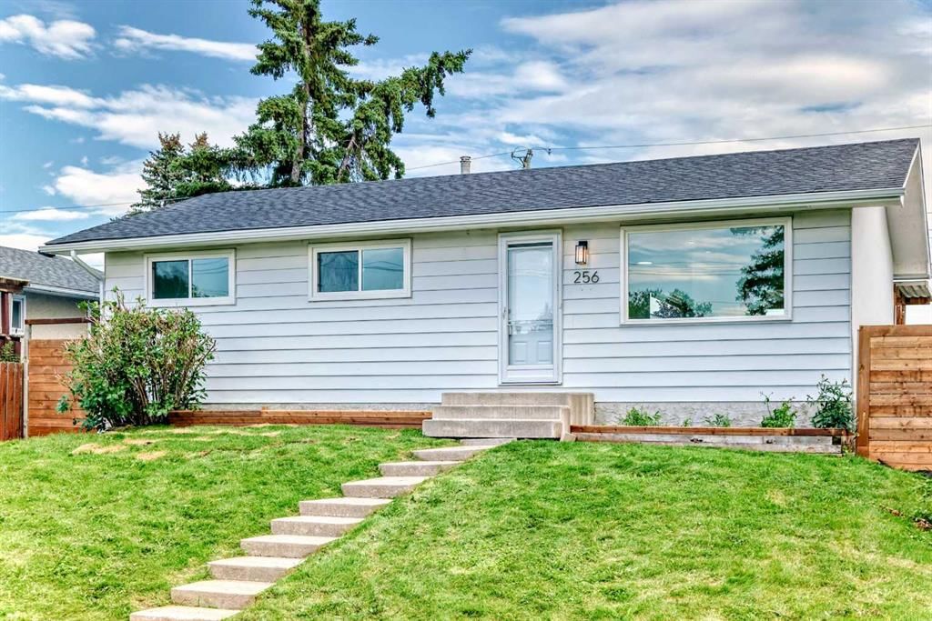 256 Penbrooke Close SE, Calgary — photo 3 of 50