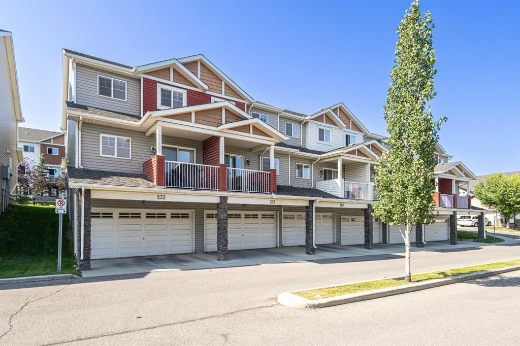 231 Pantego Lane NW, Calgary — main listing photo