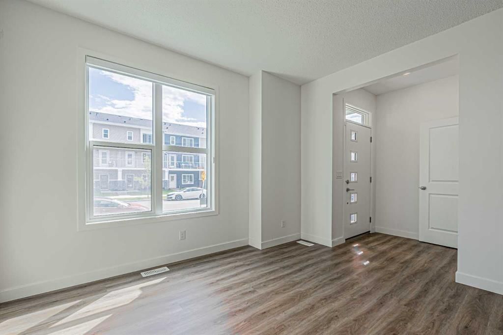 652 Savanna Boulevard NE, Calgary — photo 3 of 48