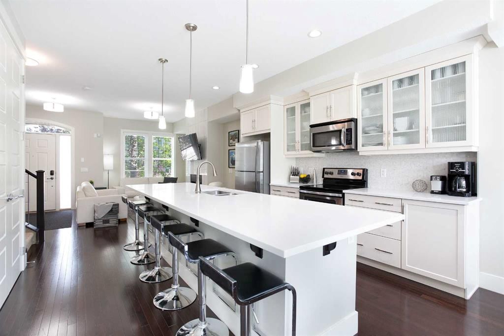 548 Quarry Park Boulevard SE, Calgary — main listing photo