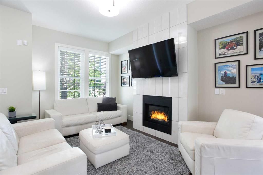 548 Quarry Park Boulevard SE, Calgary — photo 4 of 34