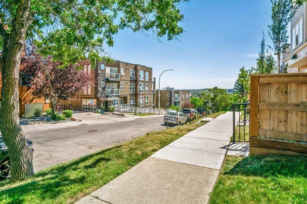 723 5 Street NE, Calgary — photo 2 of 13