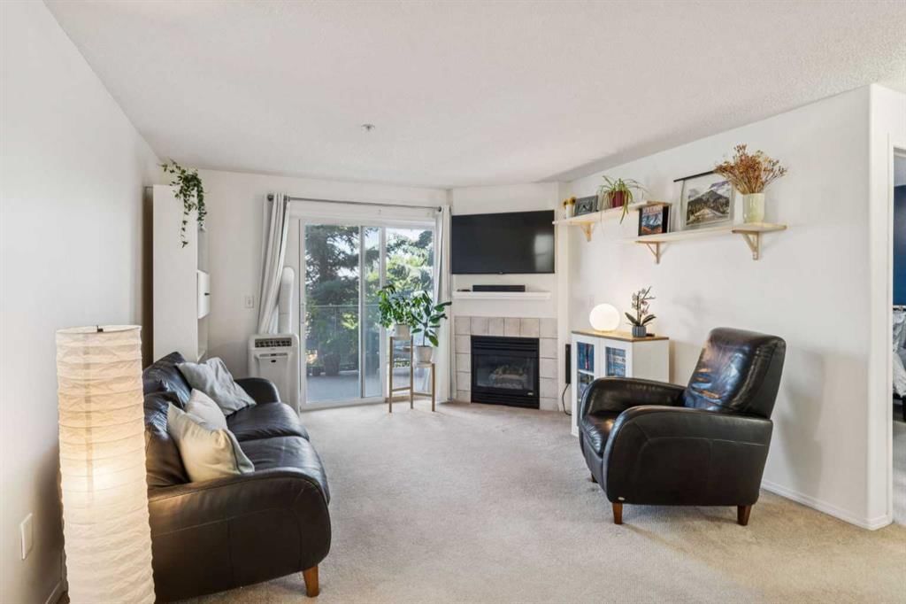 2305 Millrise Point SW, Calgary — photo 3 of 26