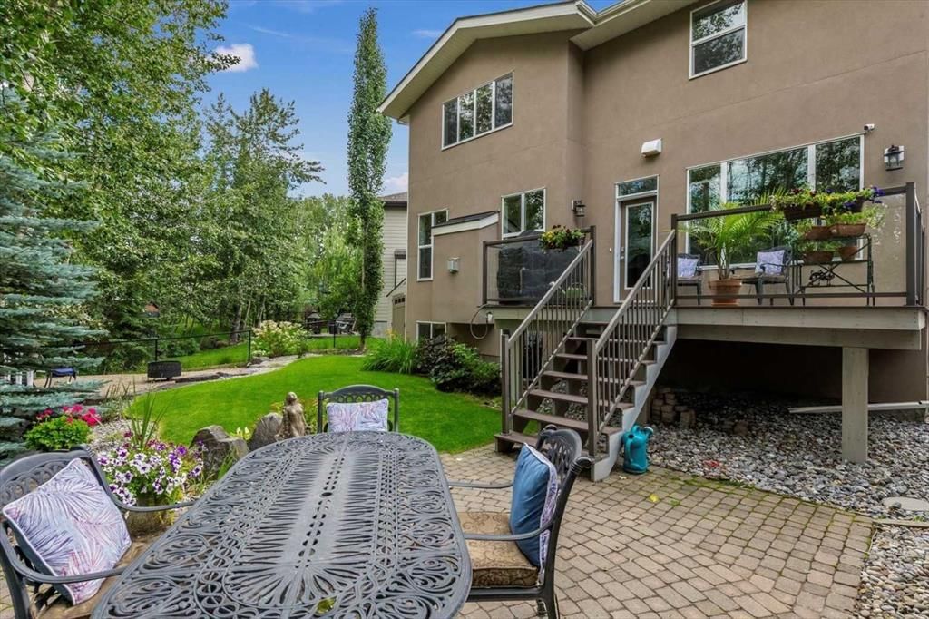 56 Rockford Terrace NW, Calgary — photo 4 of 50