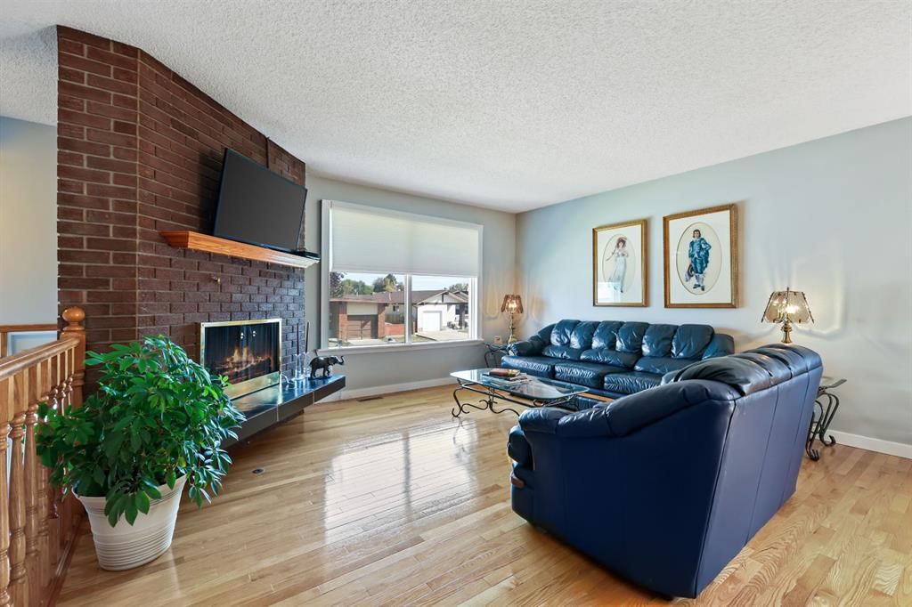 147 Whitehorn Road NE, Calgary — main listing photo