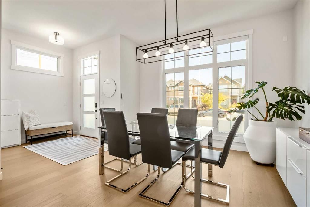 4535 20 Avenue NW, Calgary — photo 4 of 49