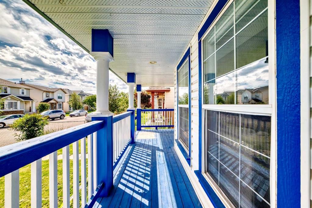 32 Taravista Crescent NE, Calgary — photo 3 of 48