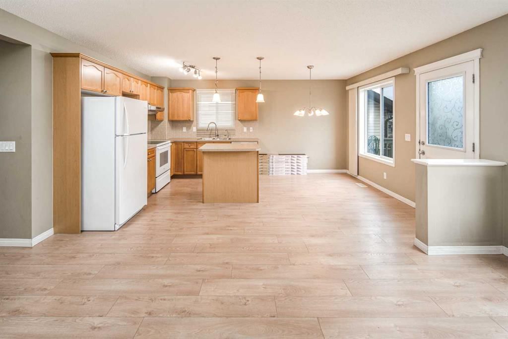 143 Covepark Green NE, Calgary — photo 4 of 27
